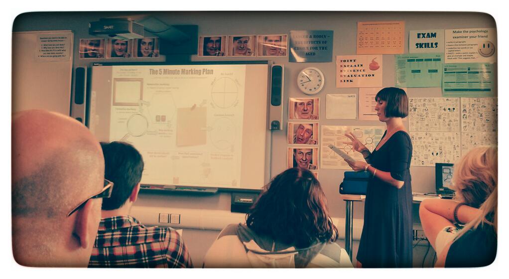 Mrs Murton ‏aka @DodoMurt: "@NatashaRoberts5 presenting the #5minmarkingplan at @MeltonValeP16 staff inset." https://twitter.com/DodoMurt/statuses/373018673021464576